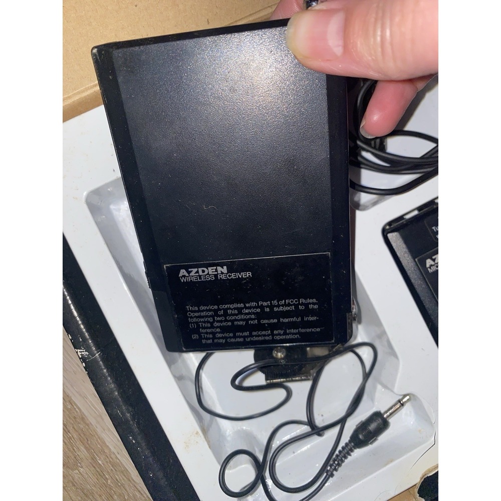 Azden WMS-10 Wireless Microphone System - Picture 4 of 6
